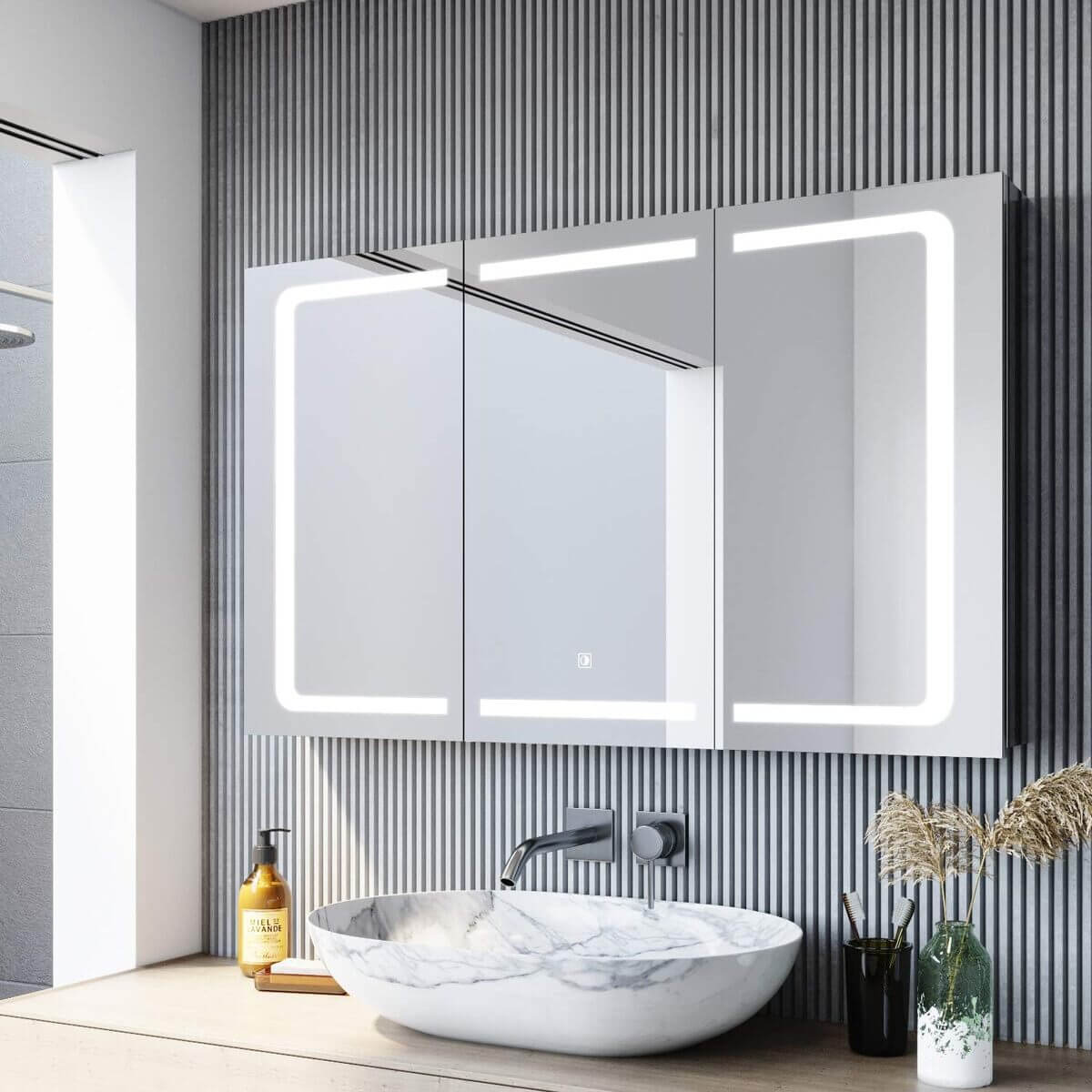 SONNI Armario Espejo Baño con Luz 105 x 65 cm Bisagra Conductora Interruptor Táctil 3 Puertas,Espejo de Baño con Armario y LED,Acero Inoxidable Enchufe para Afeitadora 5 Estantes